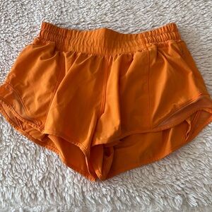 lululemon athletica Vibrant Orange Athletic Shorts Hotty Hot 2.5